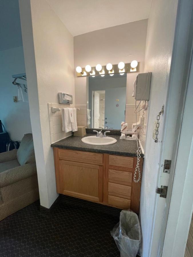 Colonial Brick Inn & Suites Susquehanna Extérieur photo